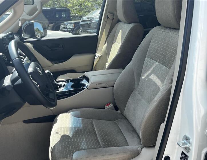 Toyota Land Cruiser 7