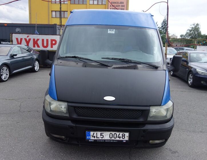 Ford Transit 9