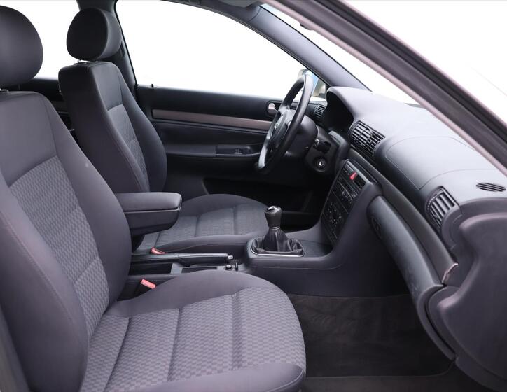 Audi A4 14