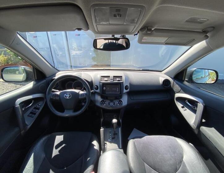 Toyota RAV4 13