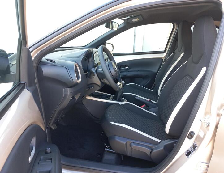 Toyota Aygo 8