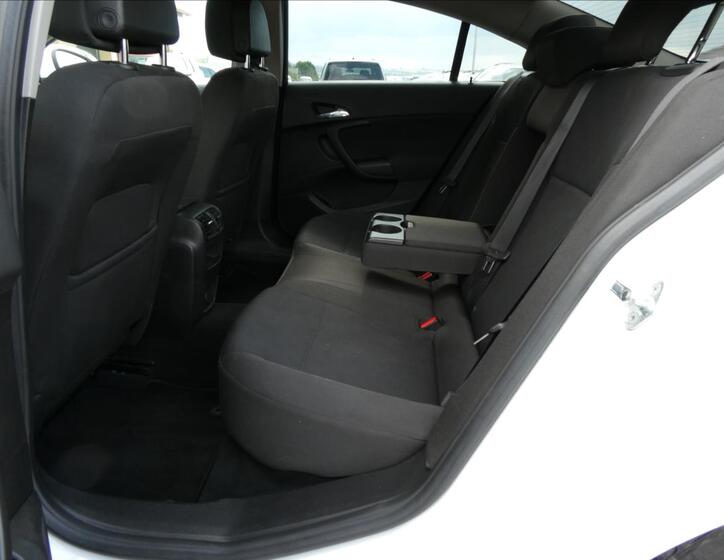 Opel Insignia 15