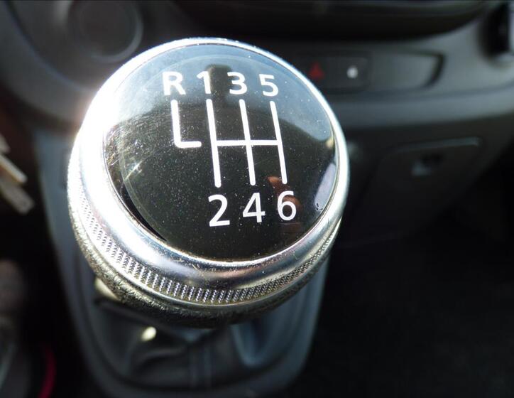 Renault Trafic 19