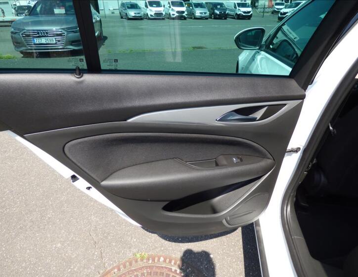 Opel Insignia 48