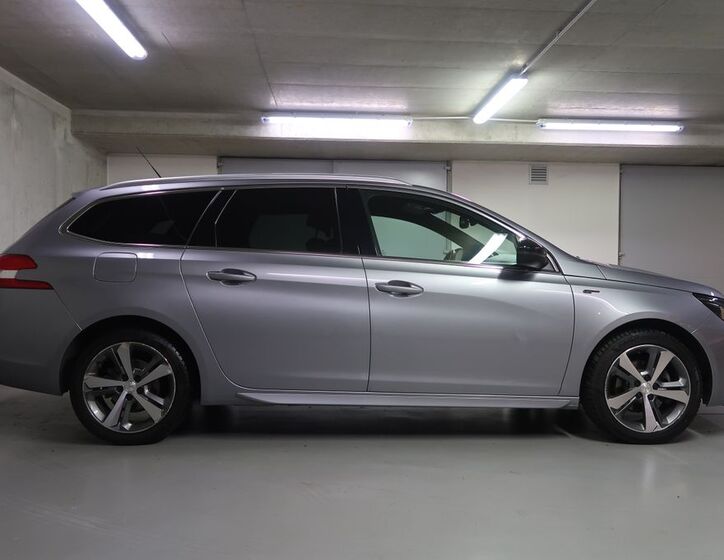 Peugeot 308 4