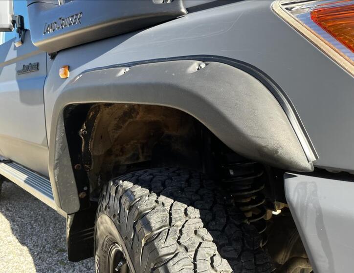 Toyota Land Cruiser 10