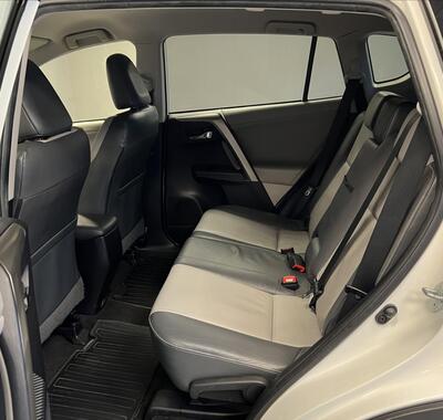 Toyota RAV4 8