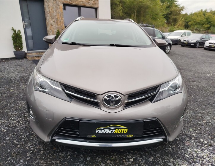 Toyota Auris 10