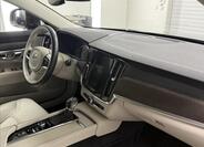Volvo V90 8