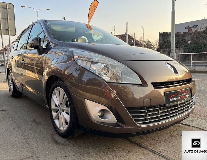 Renault Grand Scénic 9