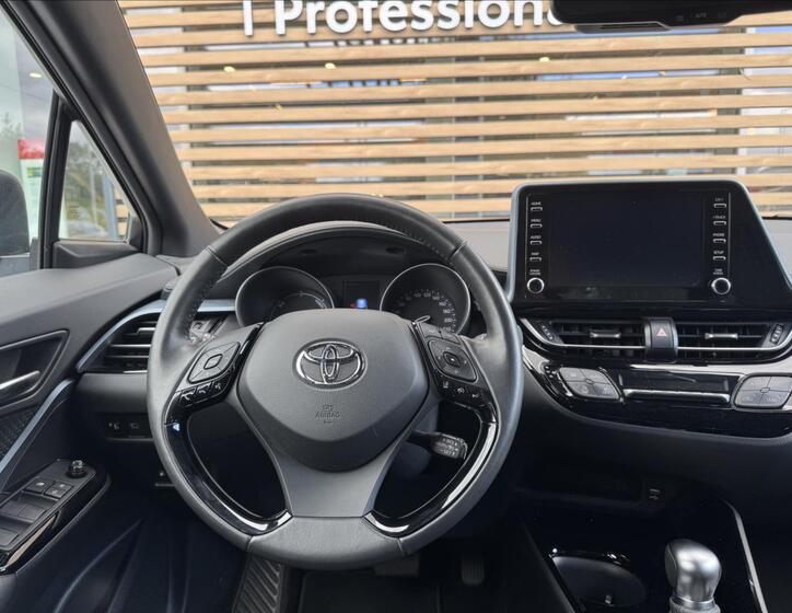 Toyota C-HR 5