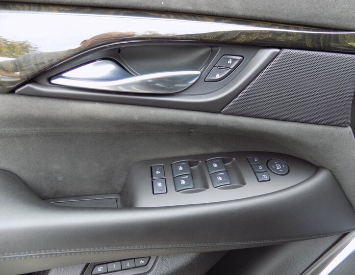 Cadillac Escalade 23