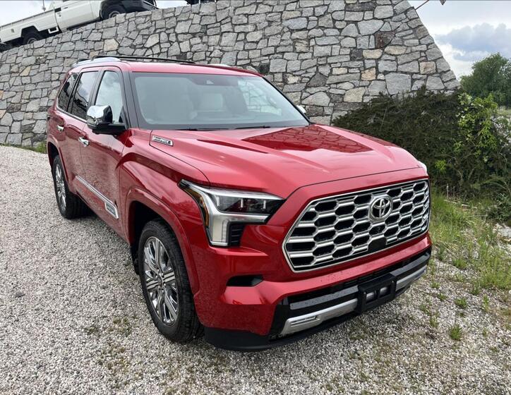Toyota Sequoia 1