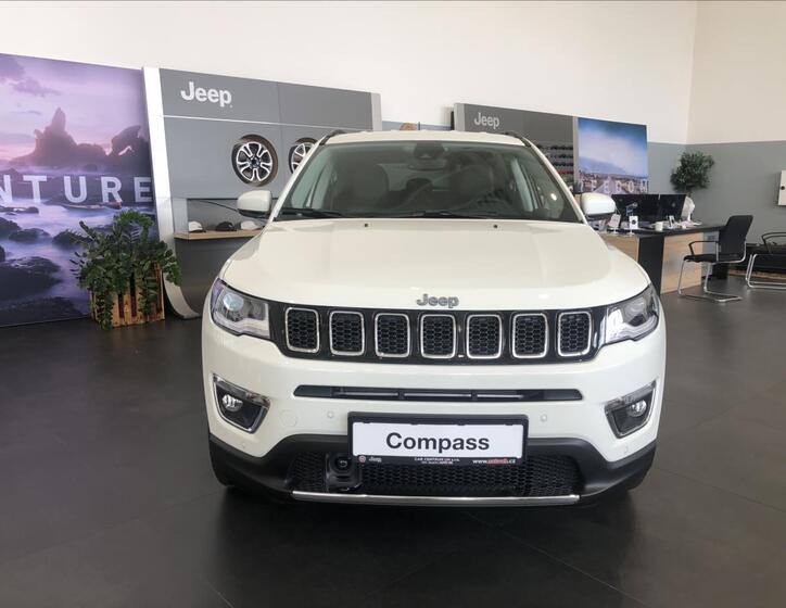 Jeep Compass 11