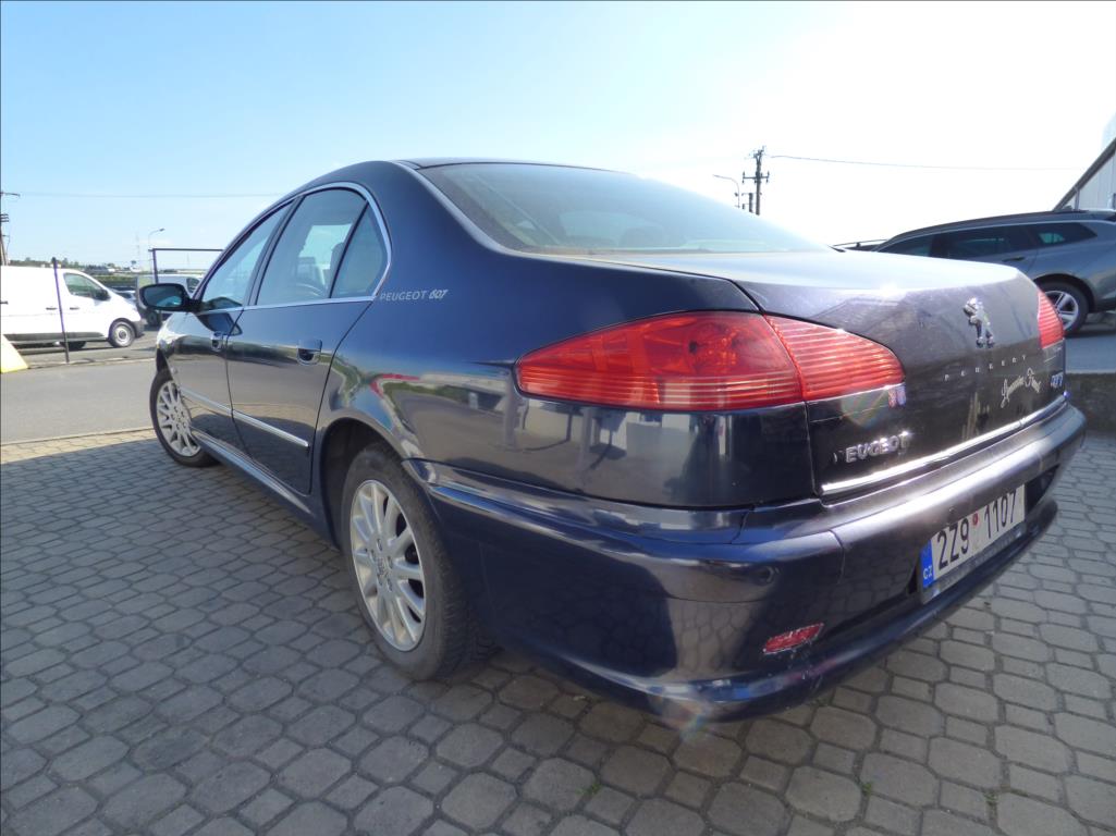 Peugeot 607