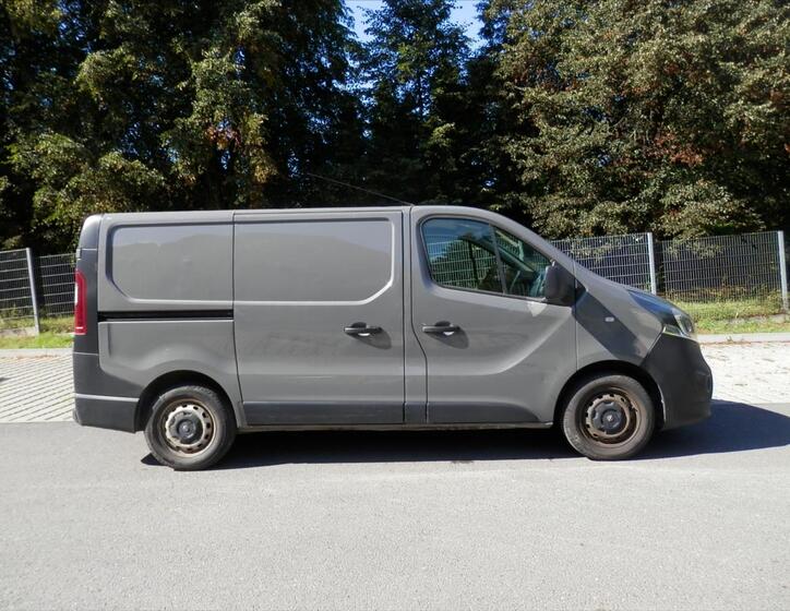 Opel Vivaro 10