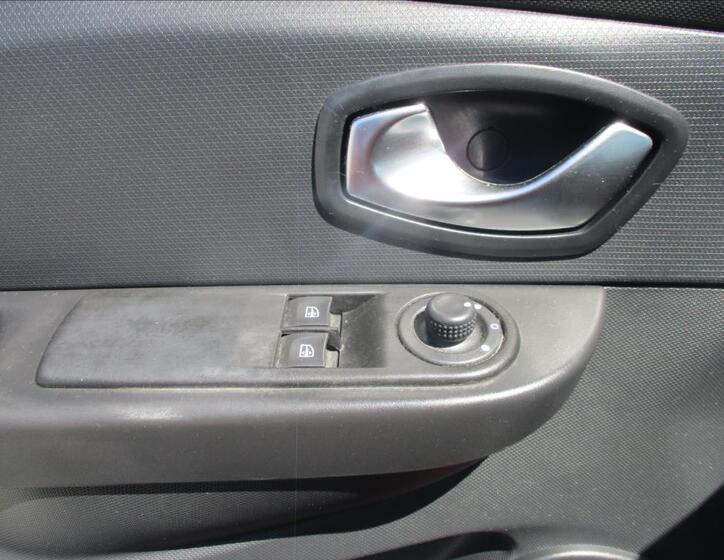 Renault Clio 24