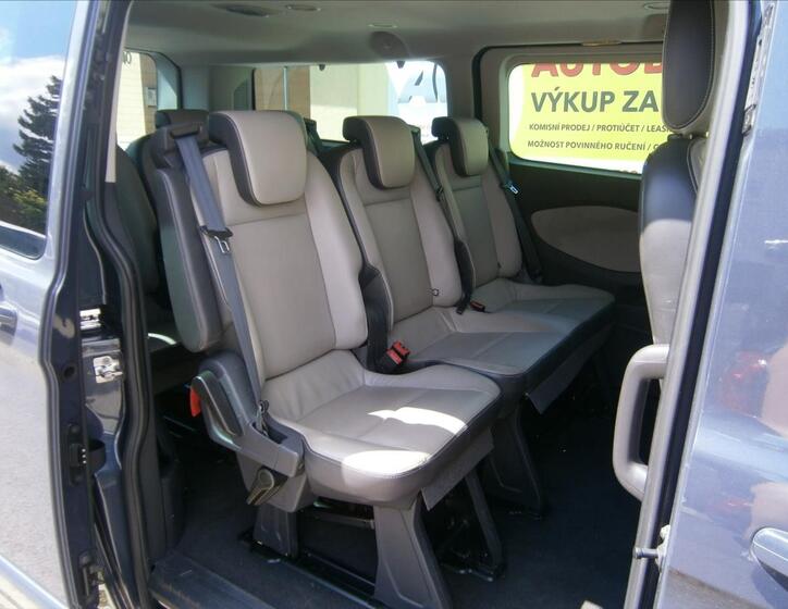 Ford Tourneo Custom 10