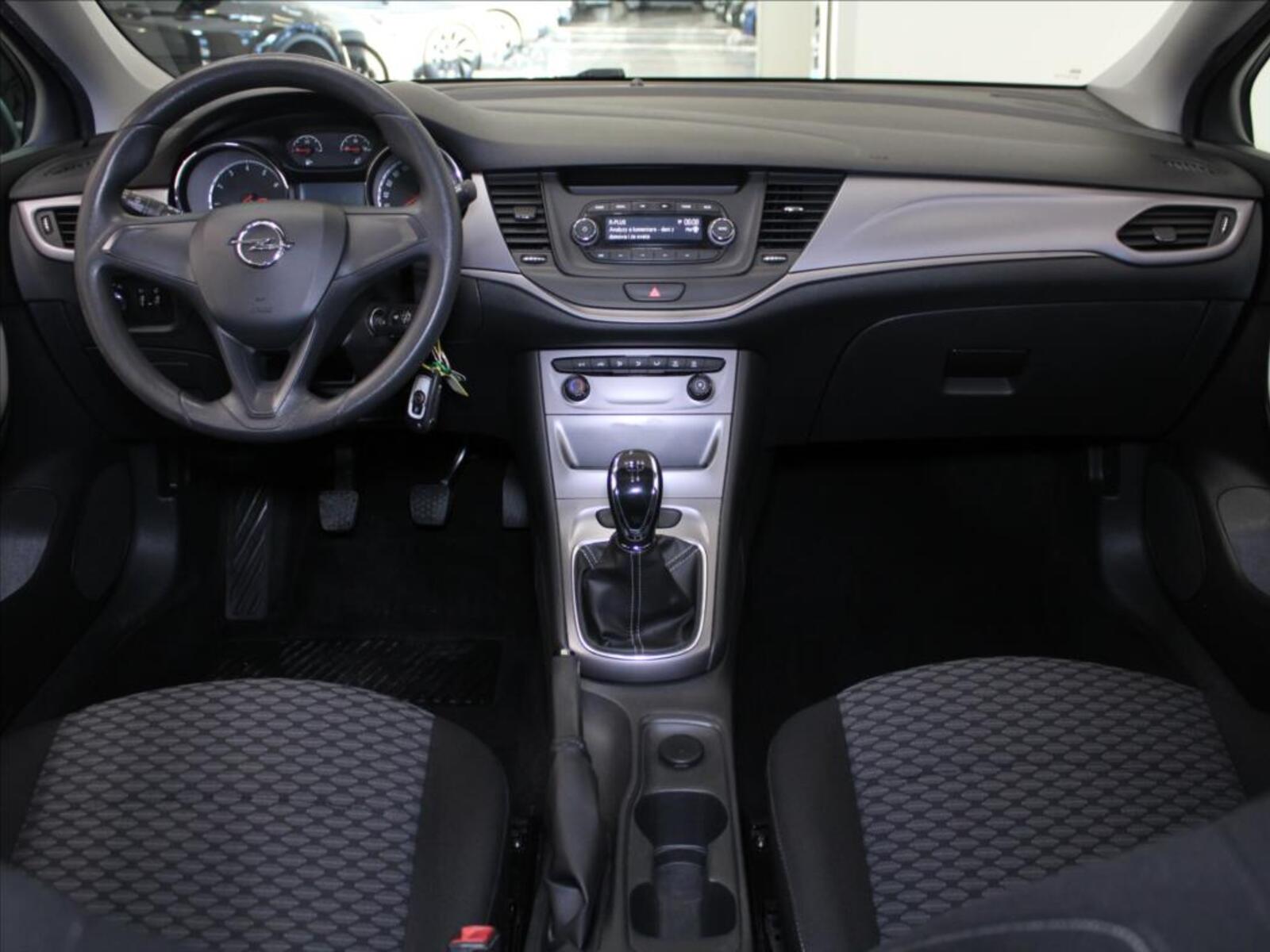 Opel Astra 8