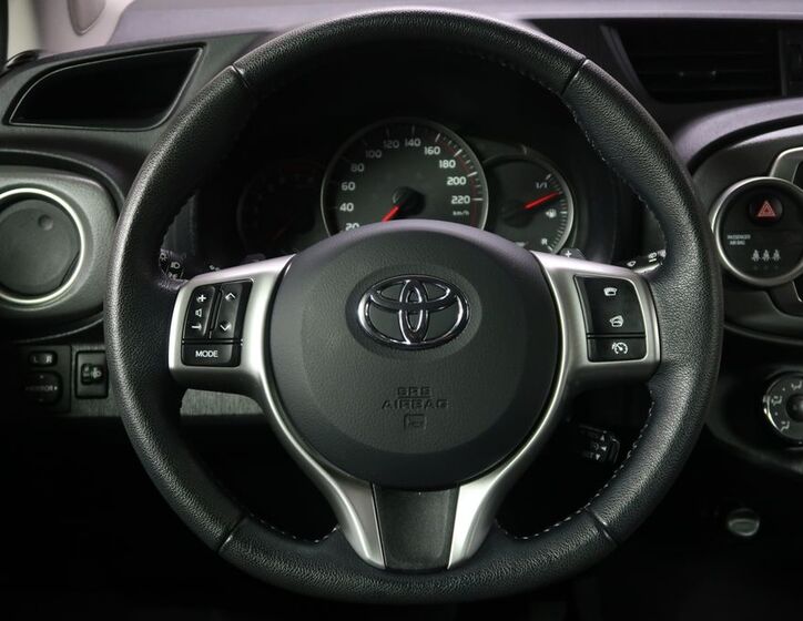 Toyota Yaris 14