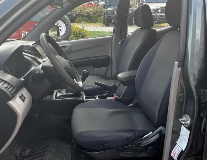 Mitsubishi L200 8