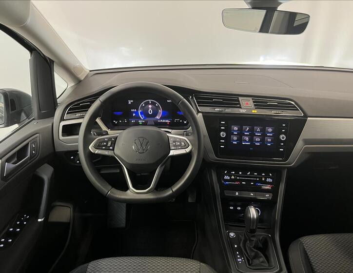 Volkswagen Touran 5