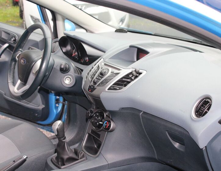 Ford Fiesta 13