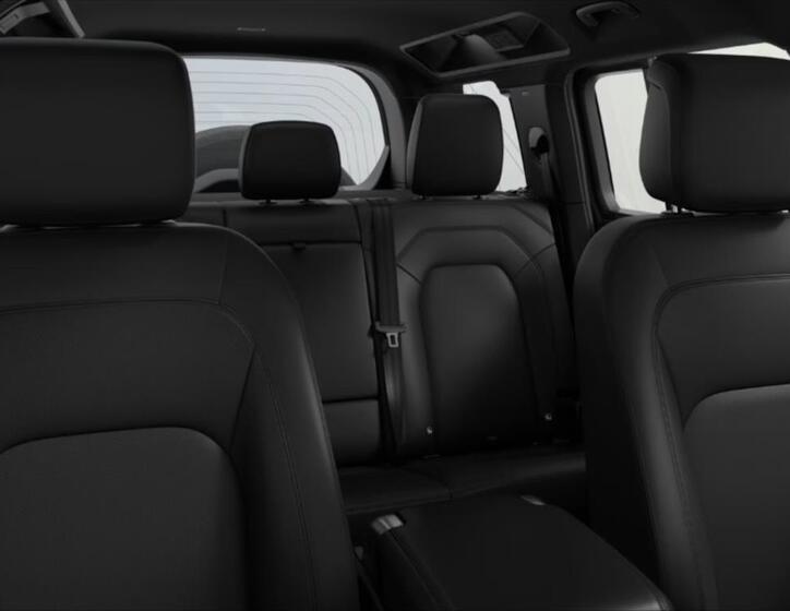 Land Rover Defender 7