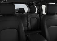 Land Rover Defender 7