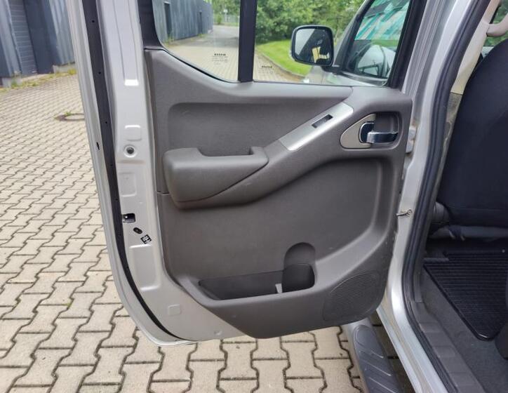 Nissan Navara 14