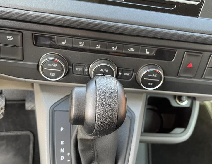 Volkswagen Caravelle 22