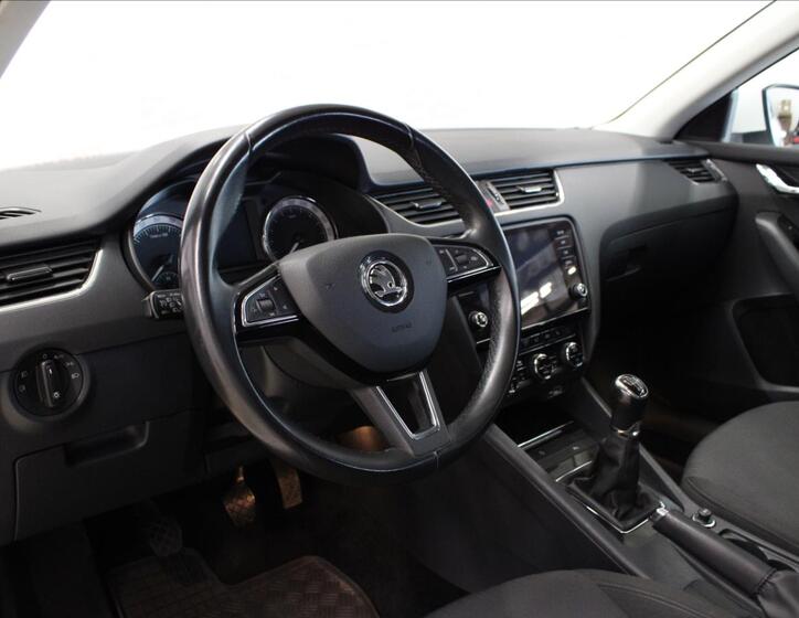 Škoda Octavia 10