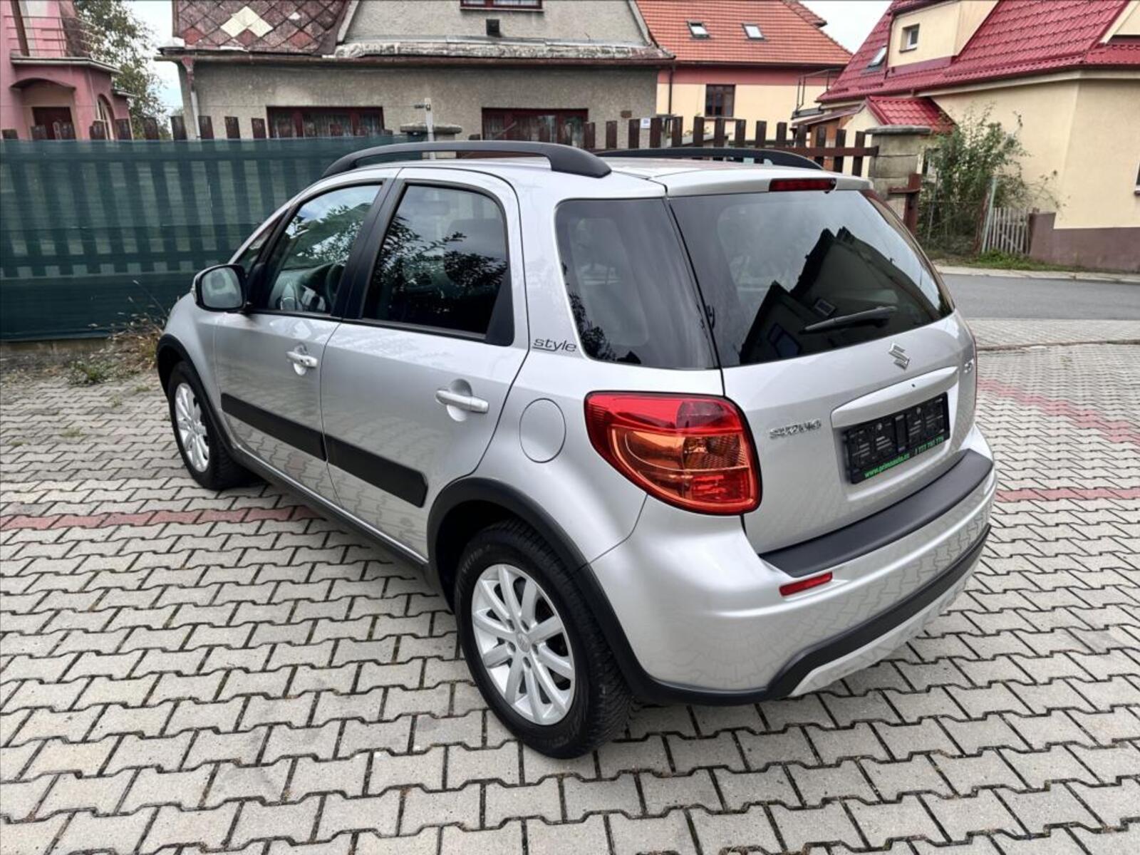 Suzuki SX4 8