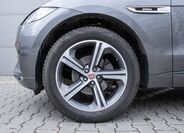 Jaguar F-Pace 31