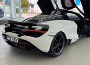 McLaren 720S 4
