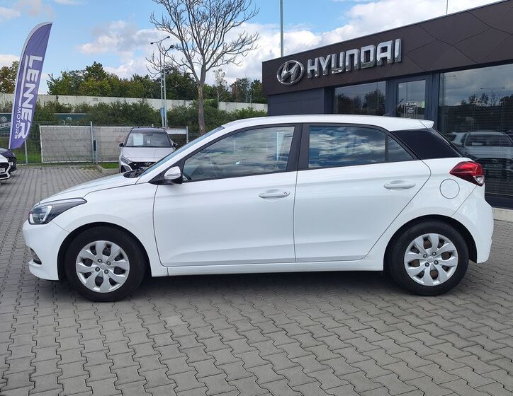 Hyundai i20 8