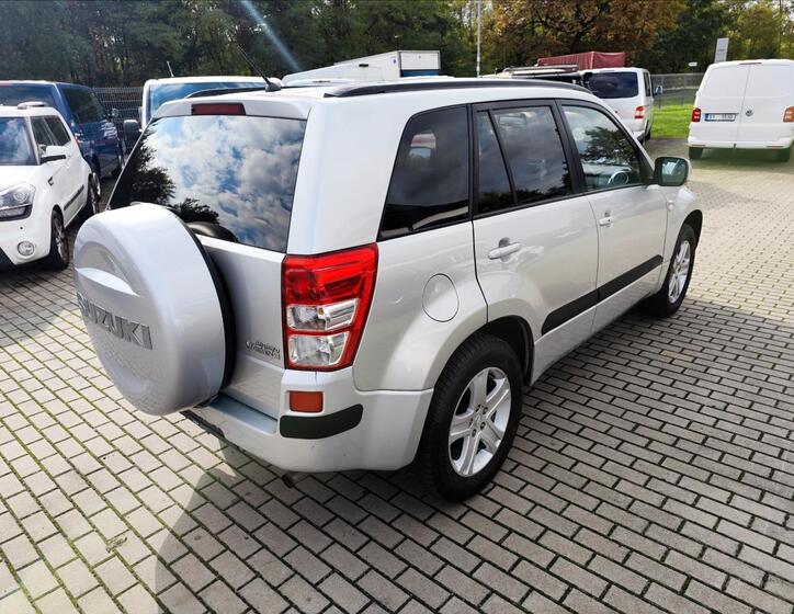 Suzuki Grand Vitara 2