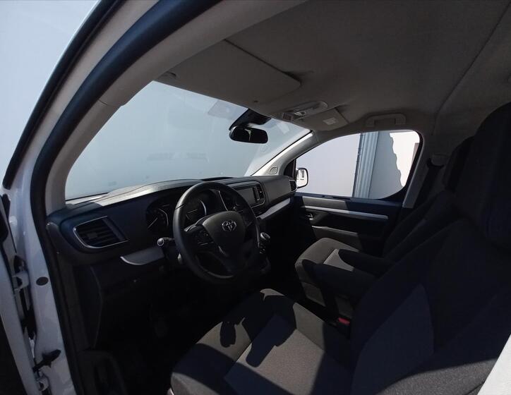 Toyota ProAce Verso 8