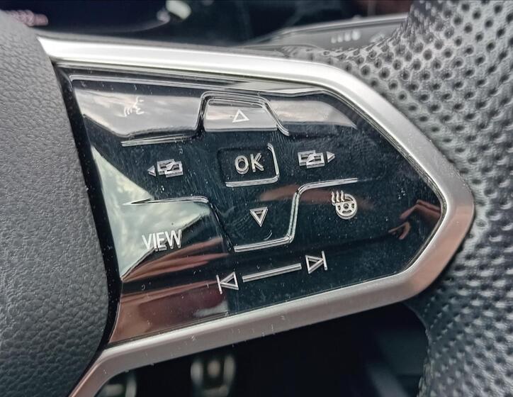 Volkswagen Golf 16