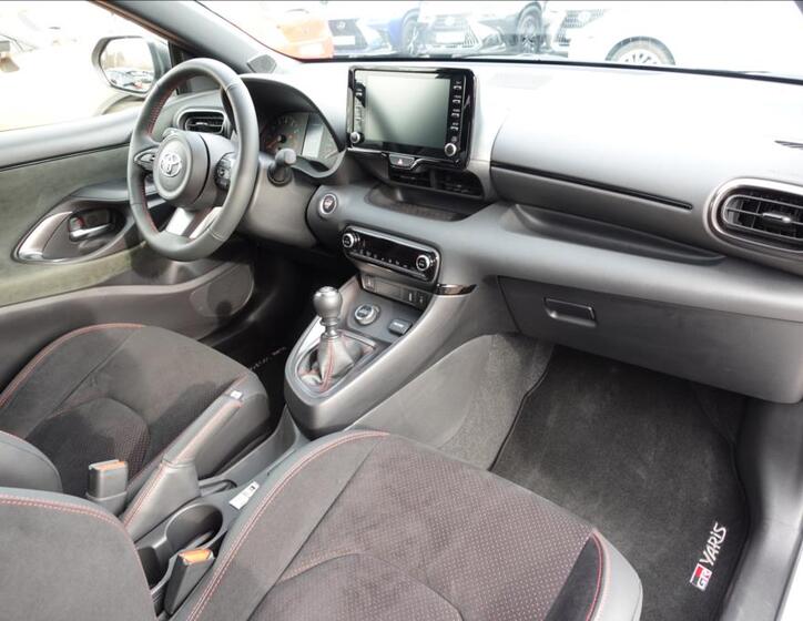 Toyota GR Yaris 10