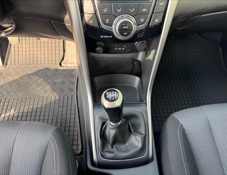 Hyundai i30 17