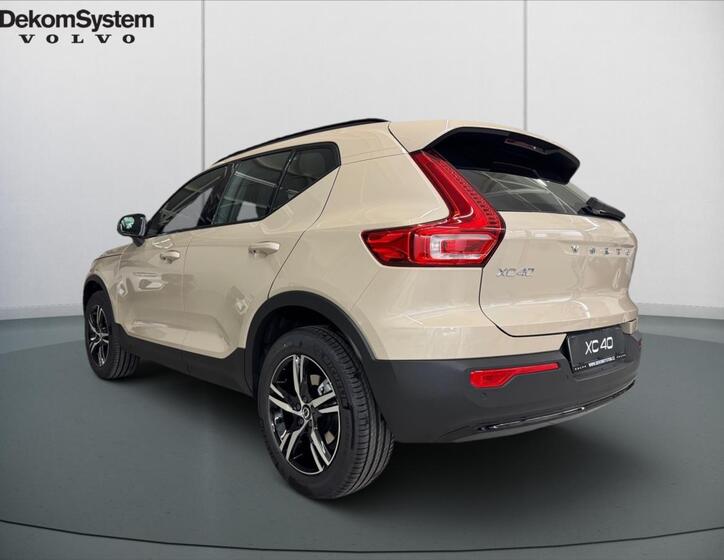 Volvo XC40 4