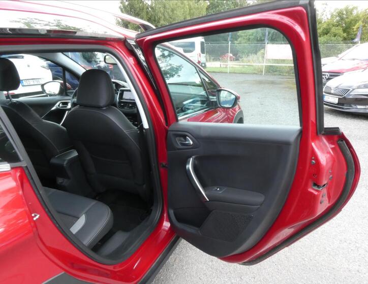 Peugeot 2008 23