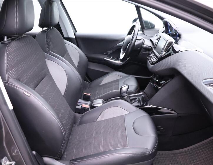 Peugeot 2008 13