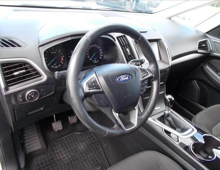Ford Galaxy 17
