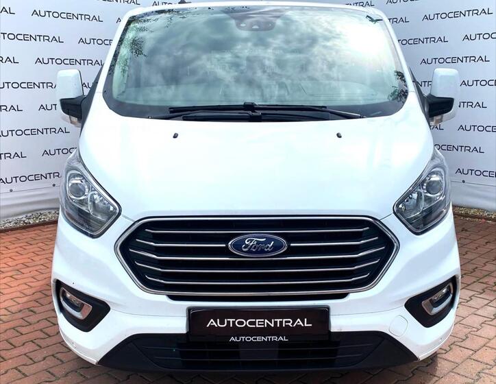 Ford Tourneo Custom 2