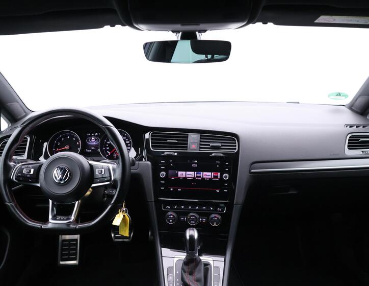 Volkswagen Golf 25