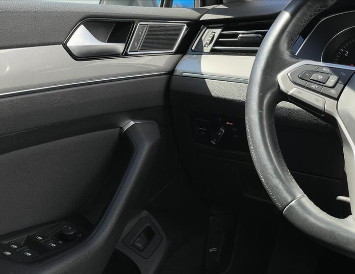 Volkswagen Passat 13