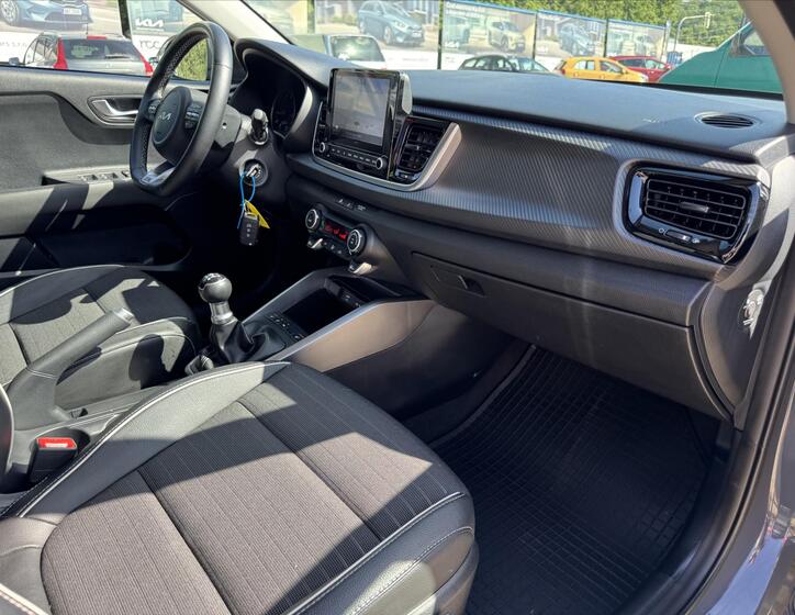 KIA Rio 29