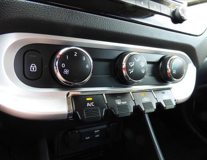 KIA Rio 28